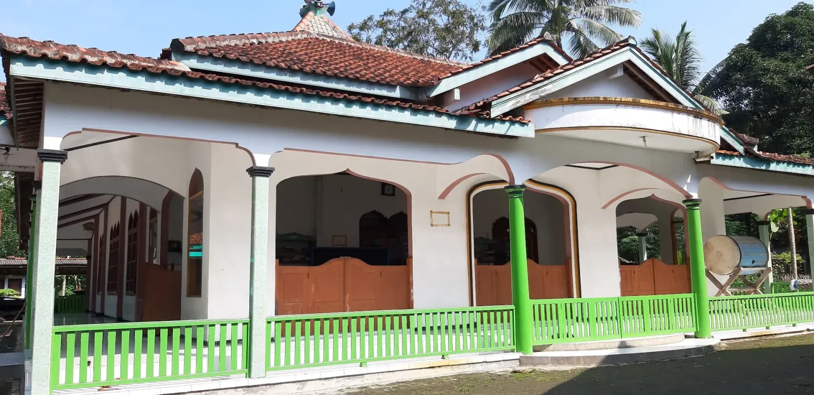 Masjid BAITUL GHUFRON Bleber
