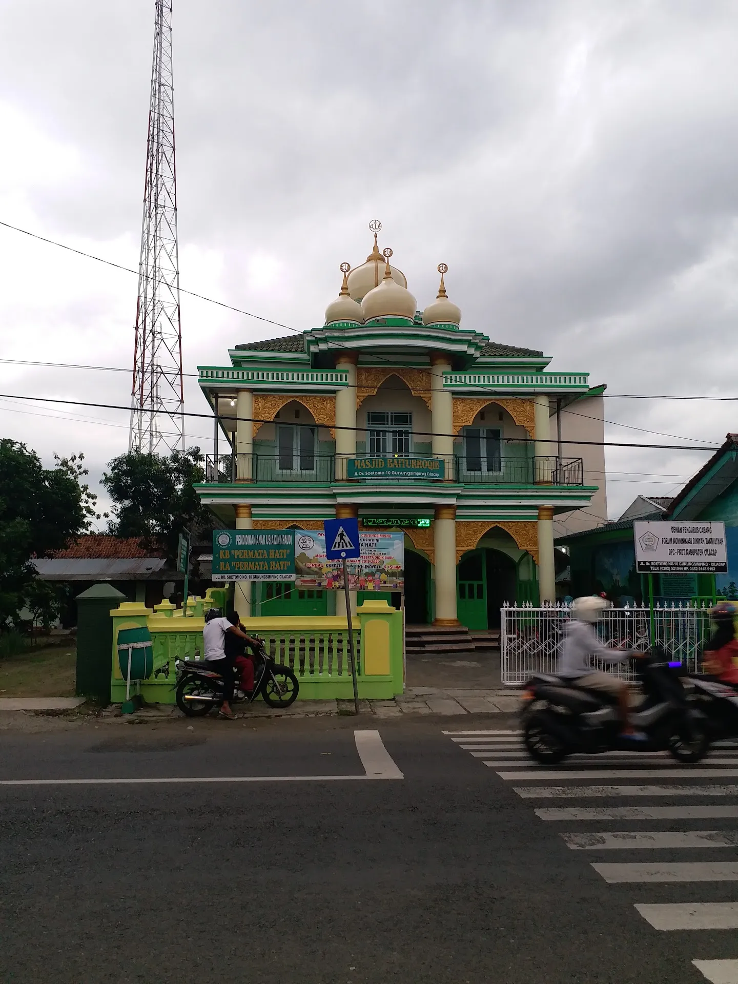 Baiturroqib Mosque