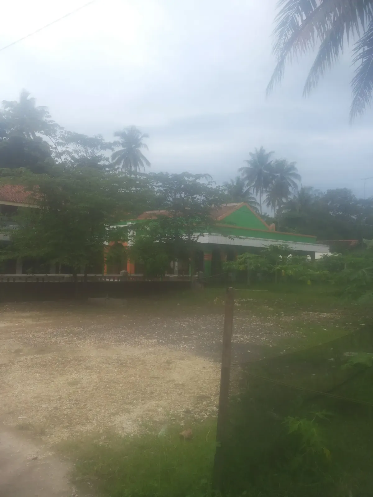 Masjid Baitussalam KEMANTREN SEMUTAN