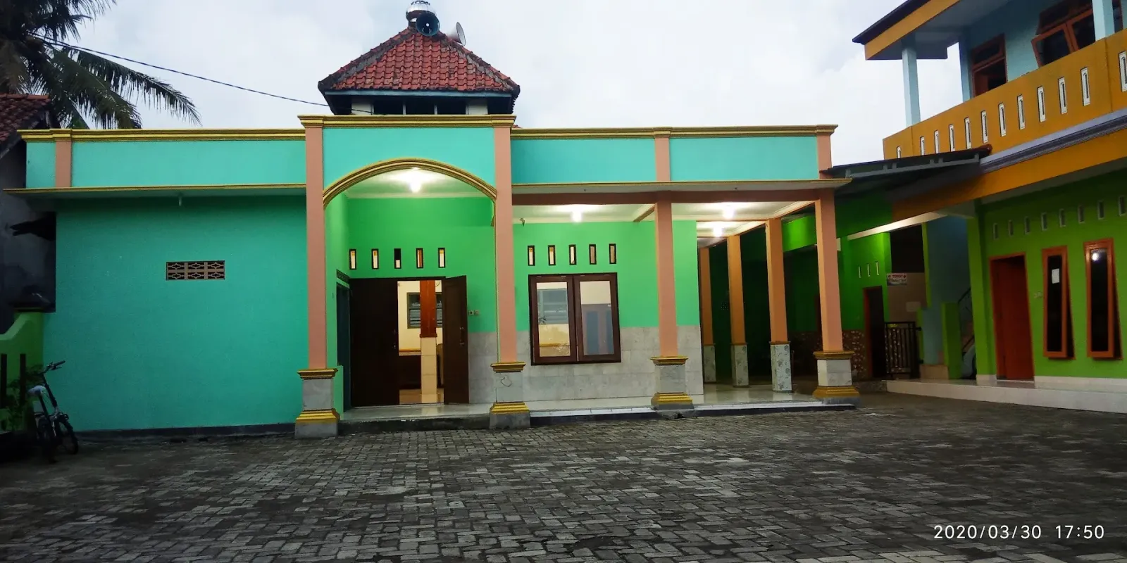 Masjid LDII Baitul Ma'mur Rawalo