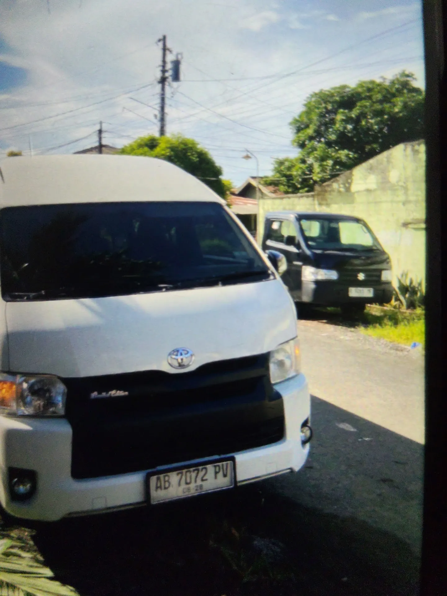 MBAEH CARTER HIACE & ELF CILACAP
