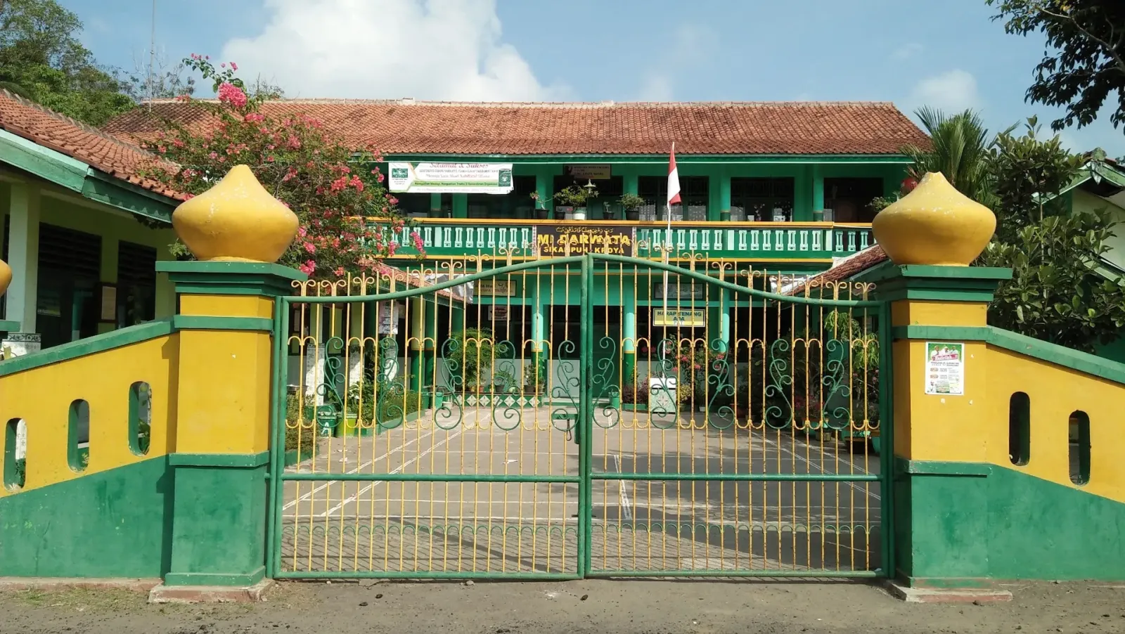 MI Darwata Sikampuh