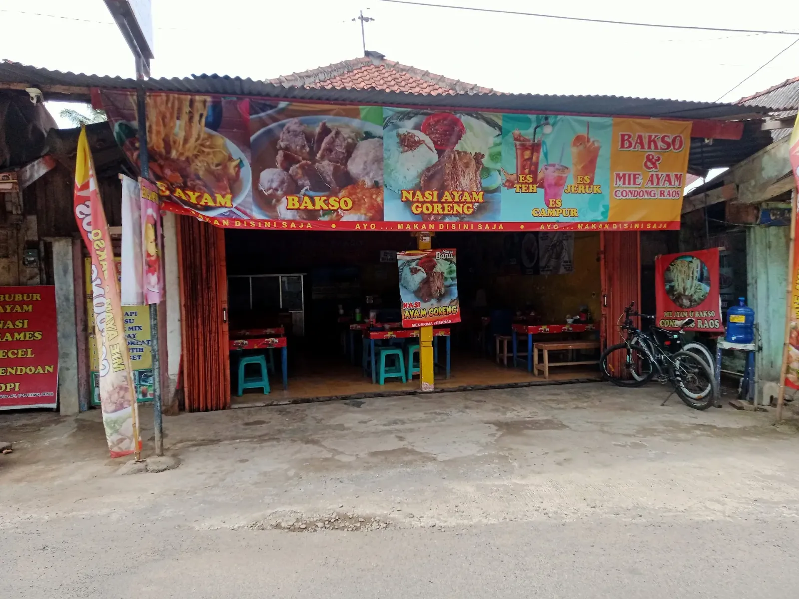 Mie ayam bakso condong raos stasiun