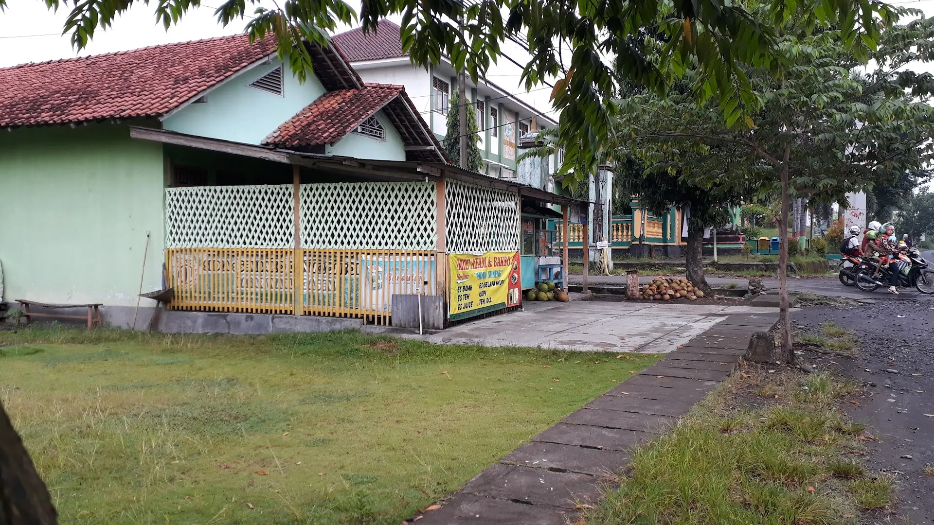 Mie Ayam & Bakso "Moro Seneng"