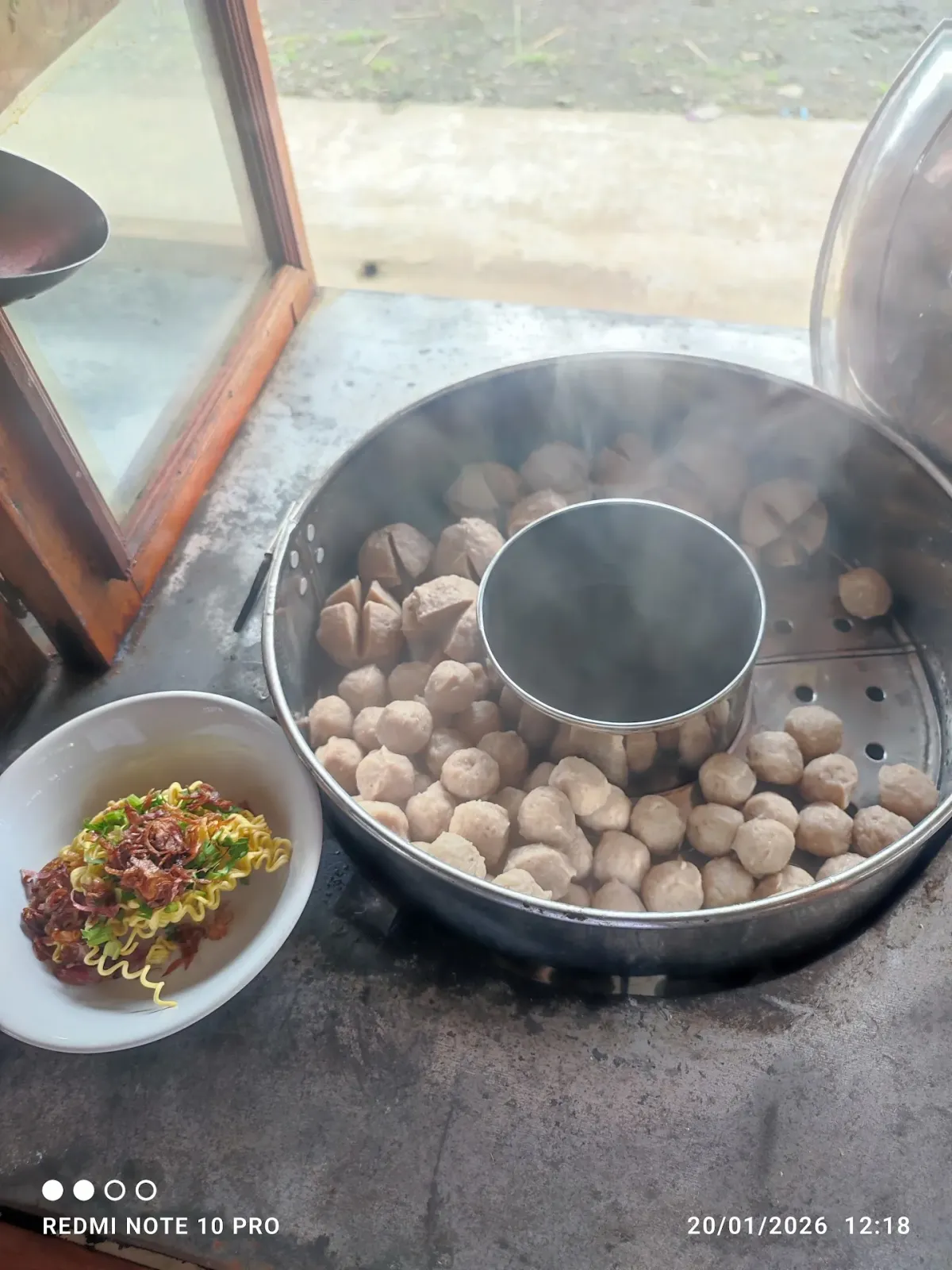 Mie ayam bakso O-ZeT