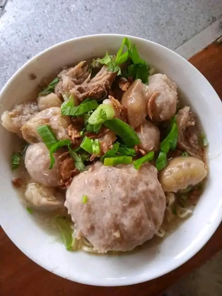 Mie Ayam & Bakso Solo Pak Syeun Cinangsi