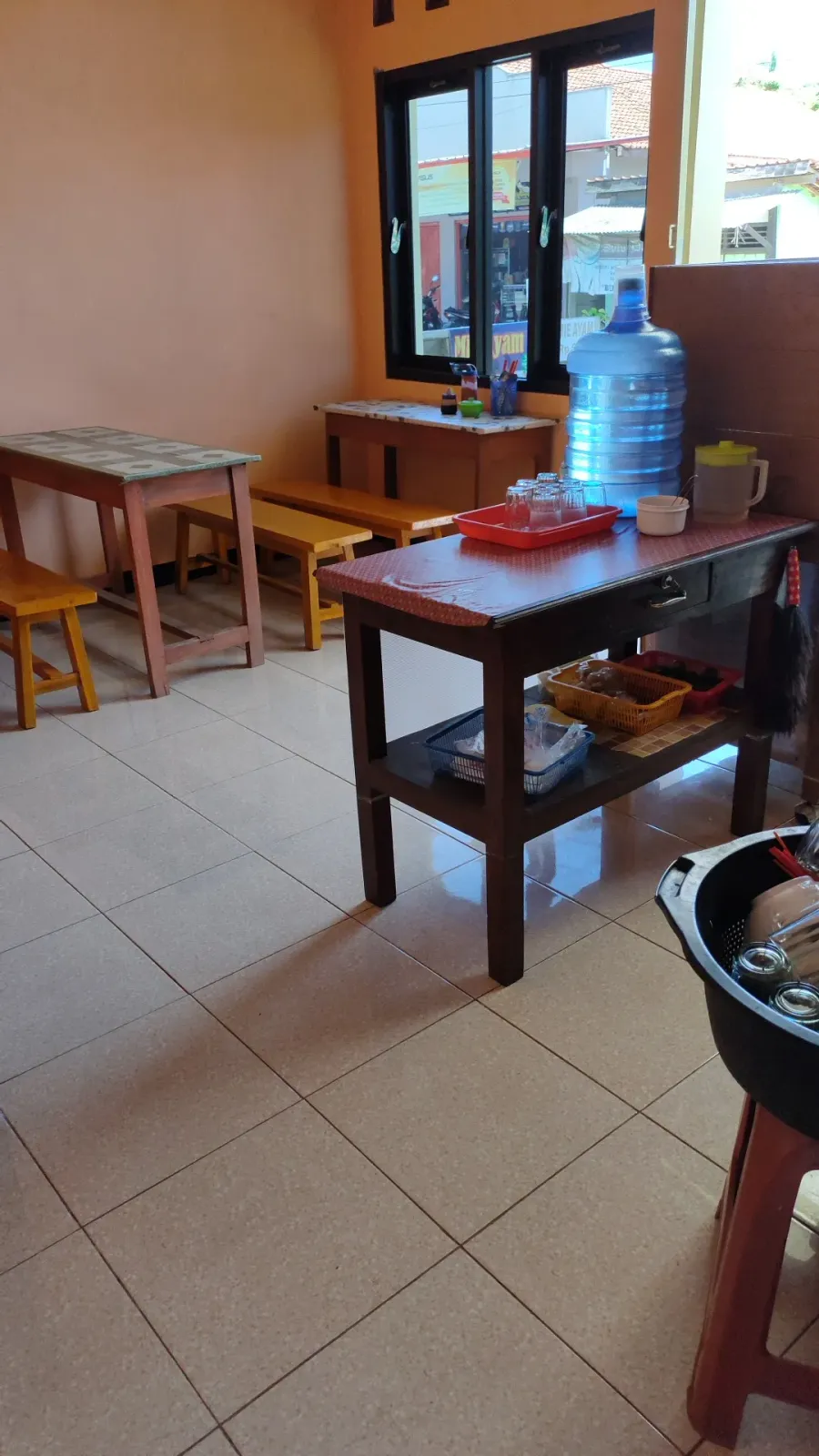 Mie Ayam, Bakso & Soto Warung Mba Yuni