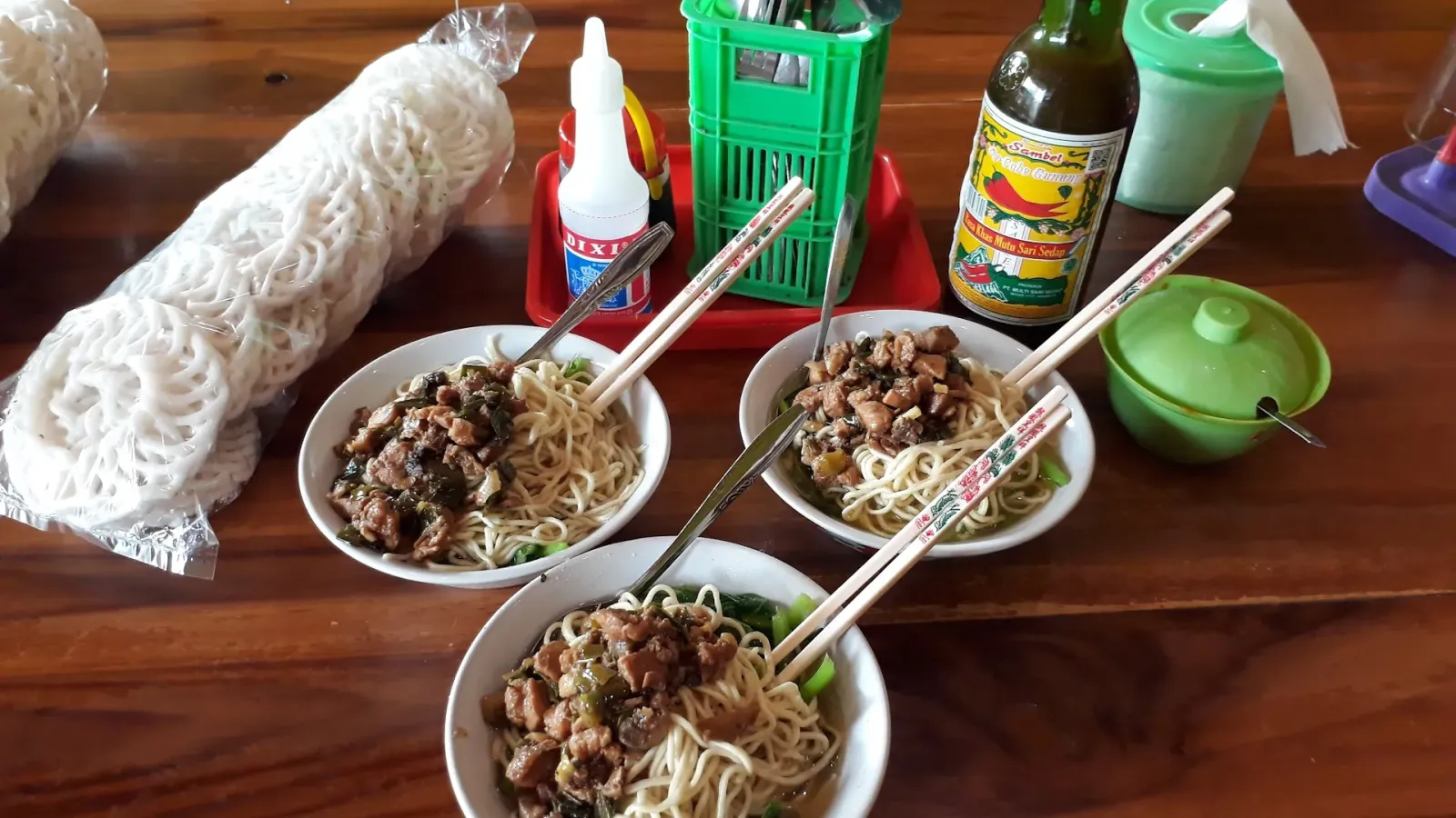 MIE AYAM DAN BAKSO "SARANG GIZI"
