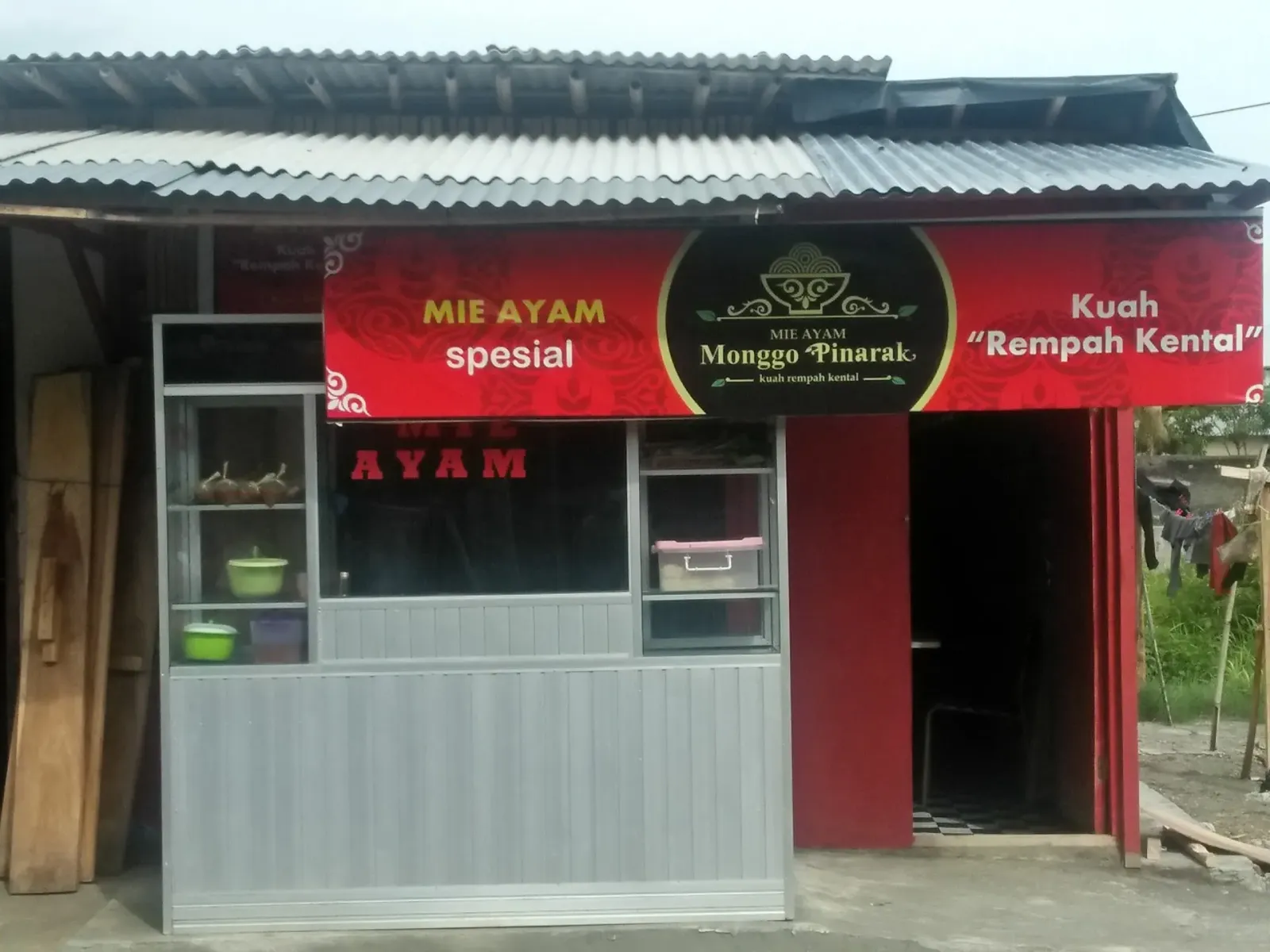 Mie Ayam Kuah Kental MONGGO PINARAK