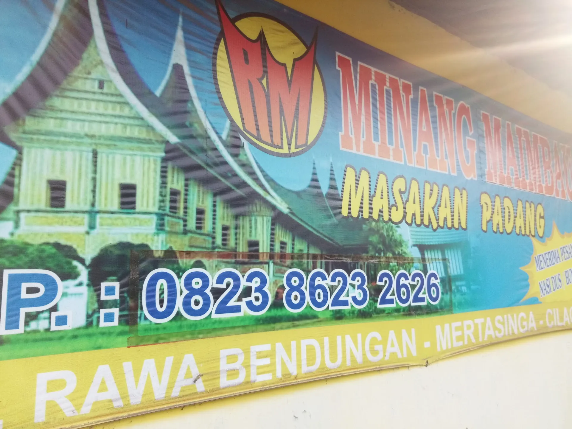 Minang Maimbau Masakan Padang