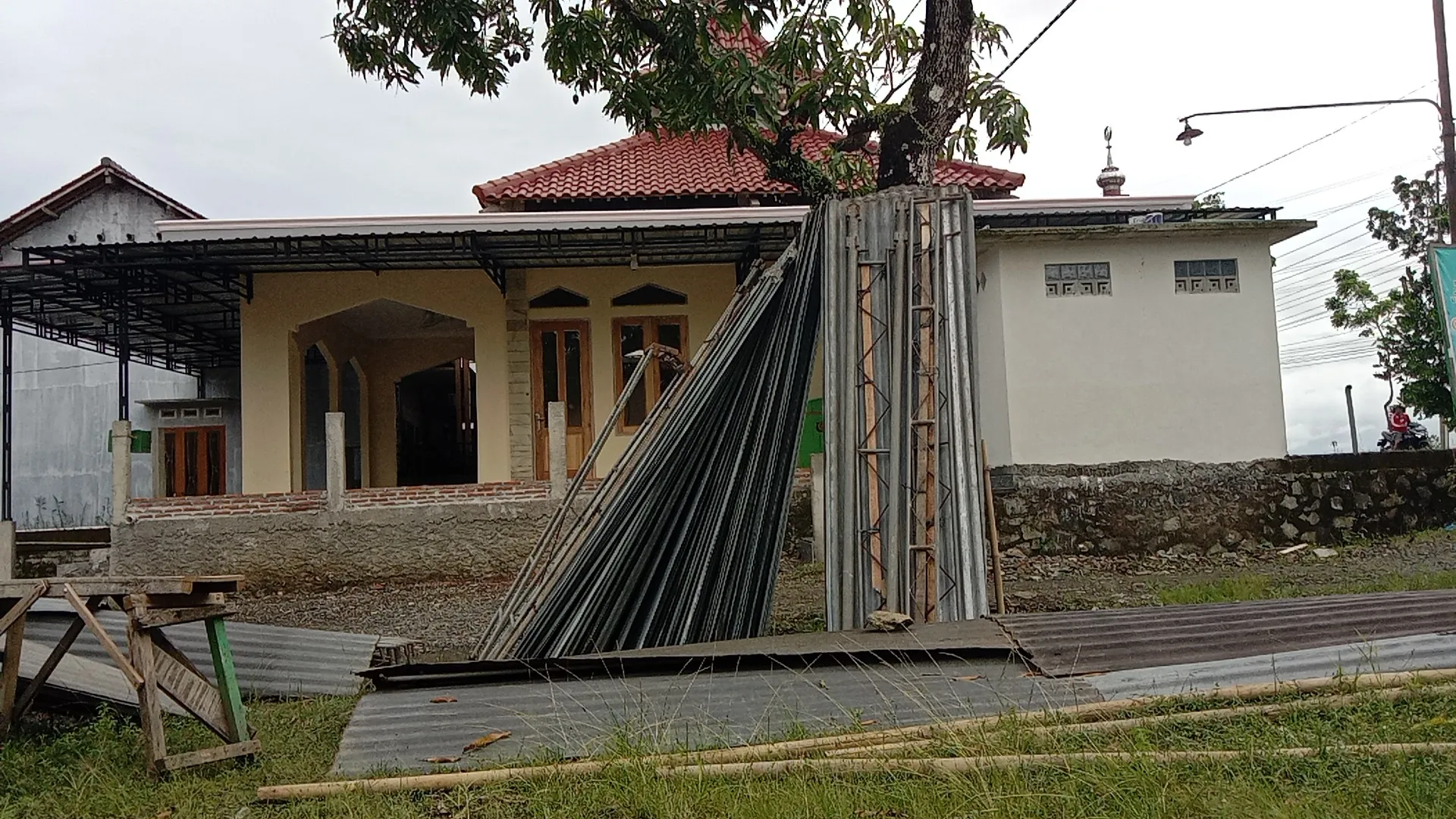 Mushola Hidayatullah Kesugihan kidul