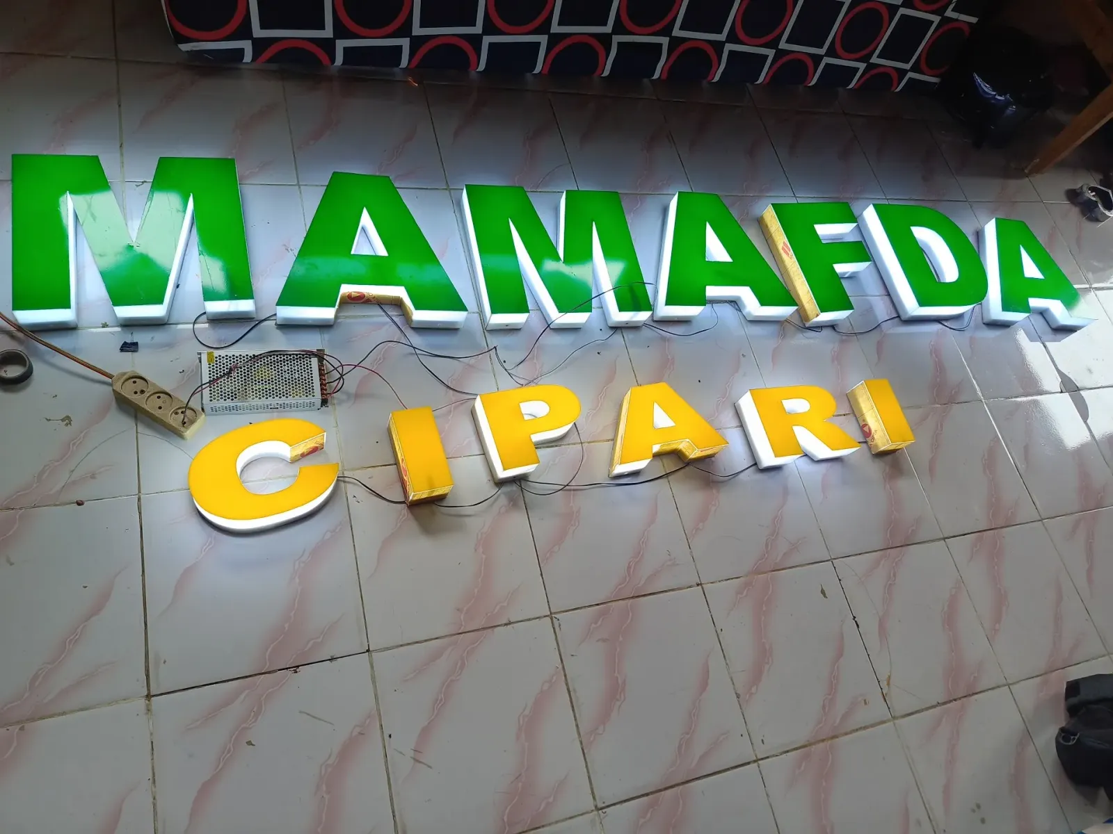 Naila Print Advertising, Perc. & Sablon, Akrylik Lletters