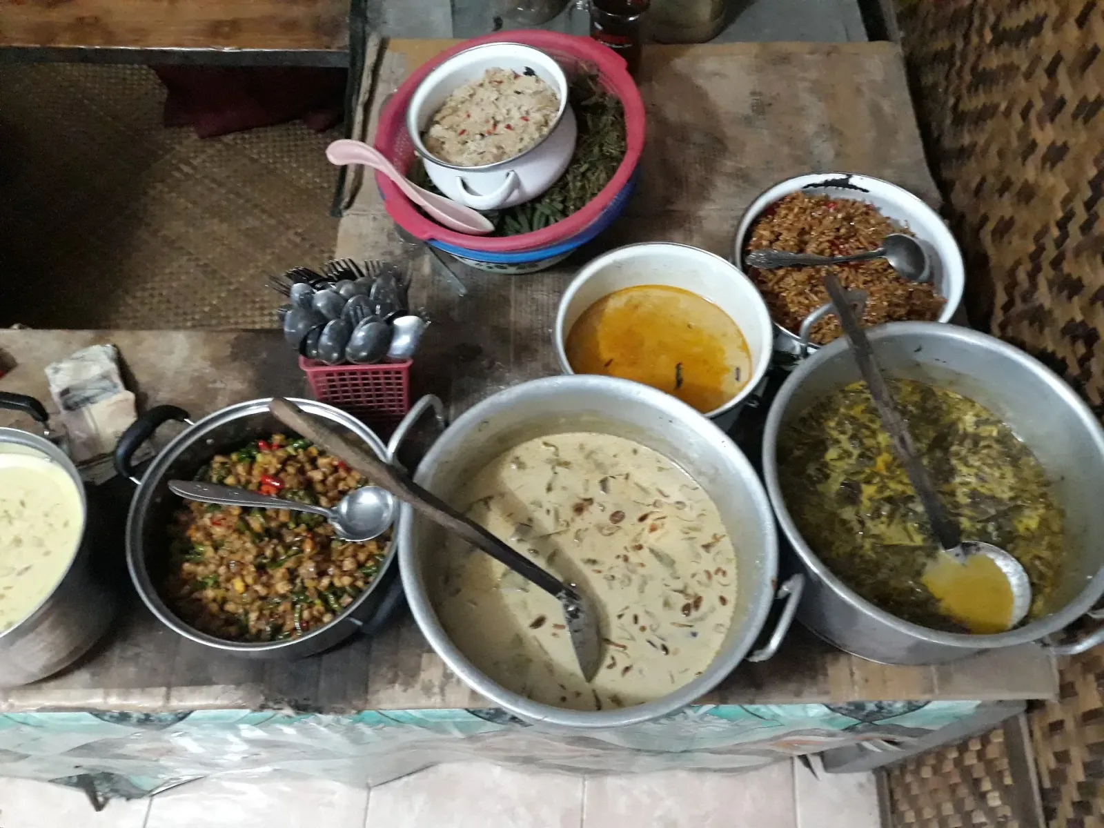 Nasi Gudeg Sabar Menanti (Pak Hari) since 1990