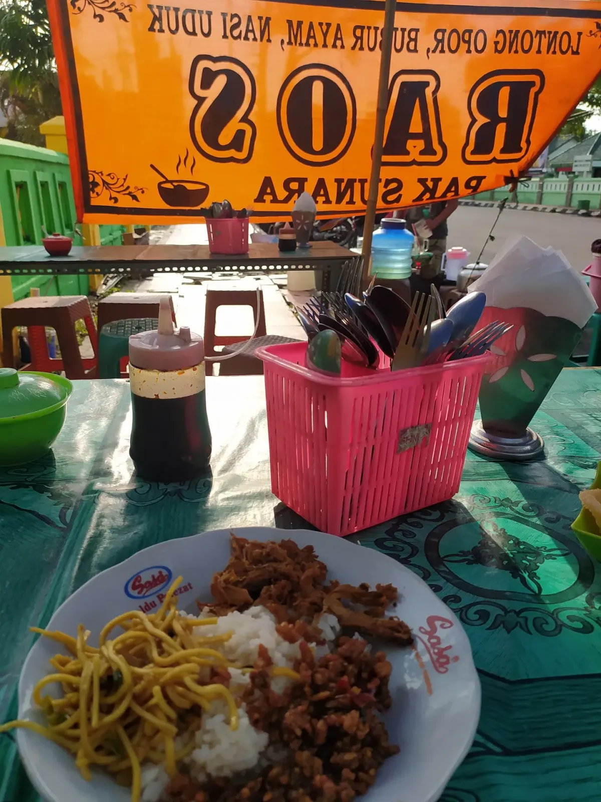 Nasi Uduk Raos Pak Sunara Bubur Lontong Ayam