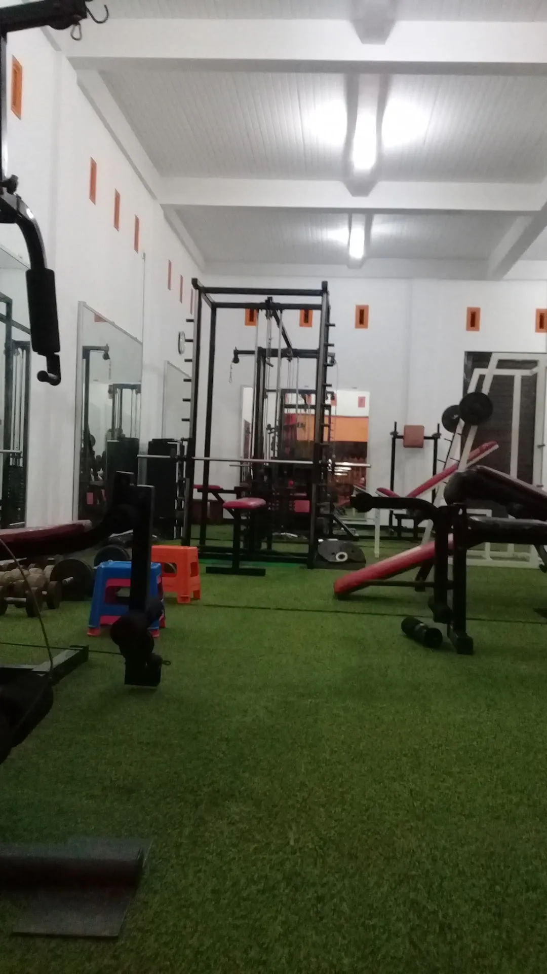Ngacengin Sosial