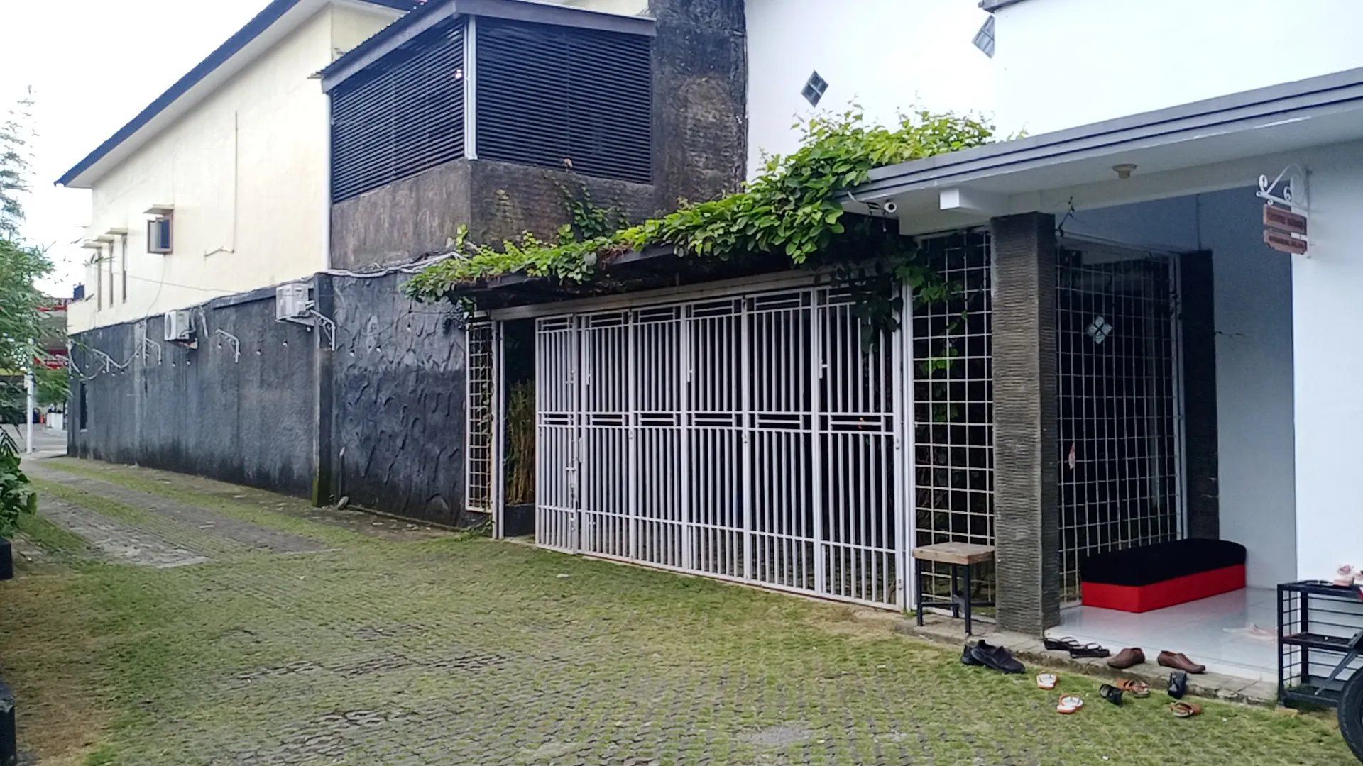 Notaris PPAT Nenden Sumartini, SH MKn