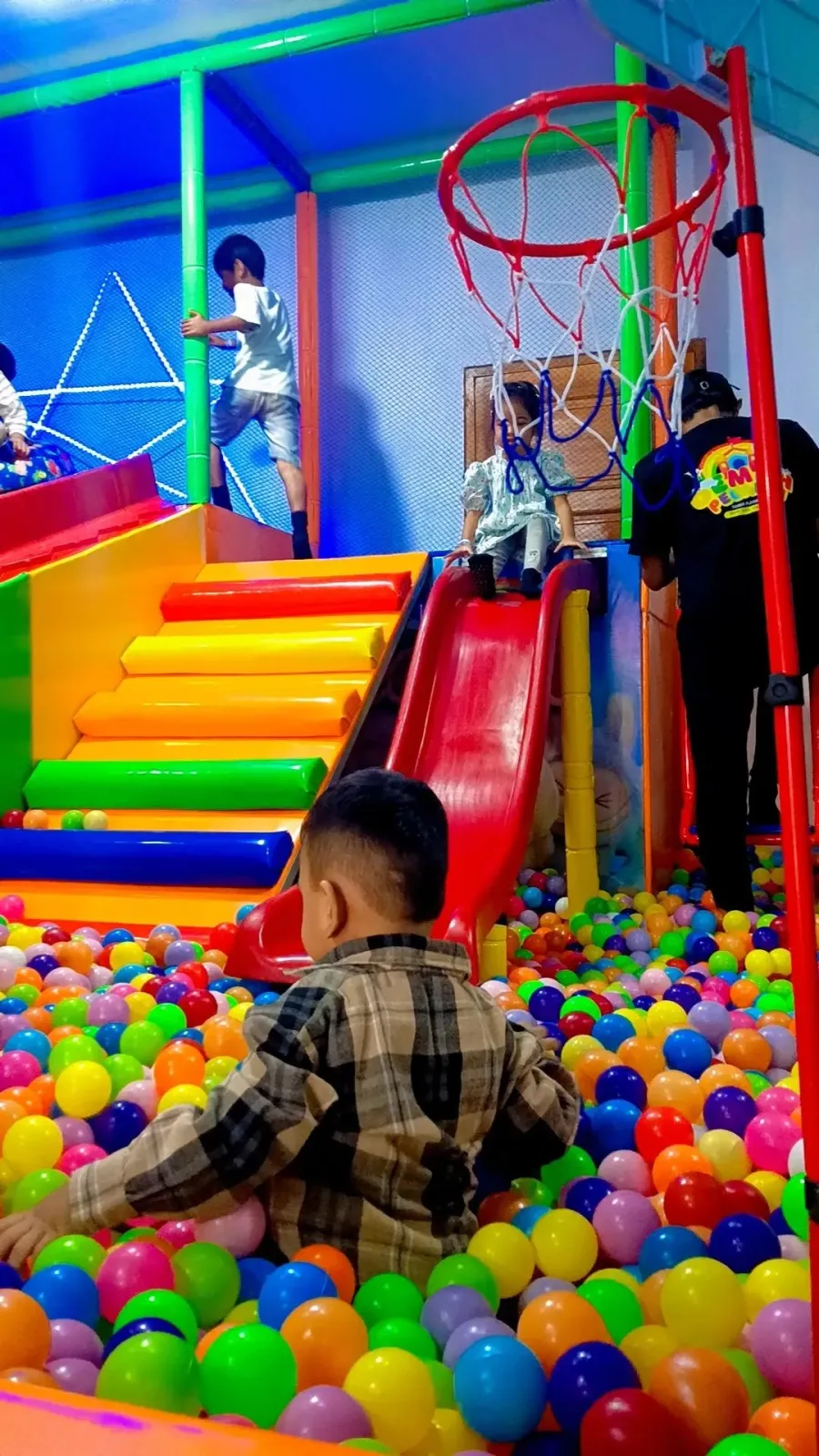 Oemah Pelangi Playground