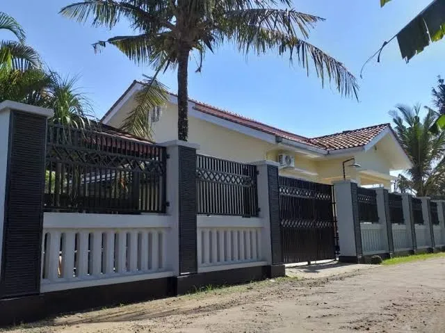 Oemah Sadewa Homestay - Three-Bedroom House