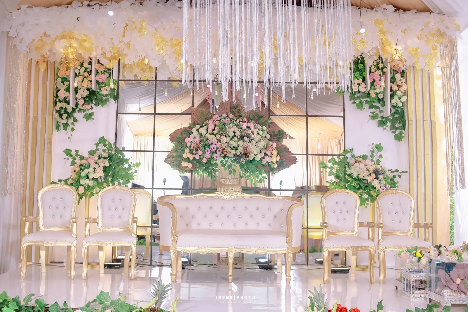 Oki Wijayanti Wedding ( Rias & Decor