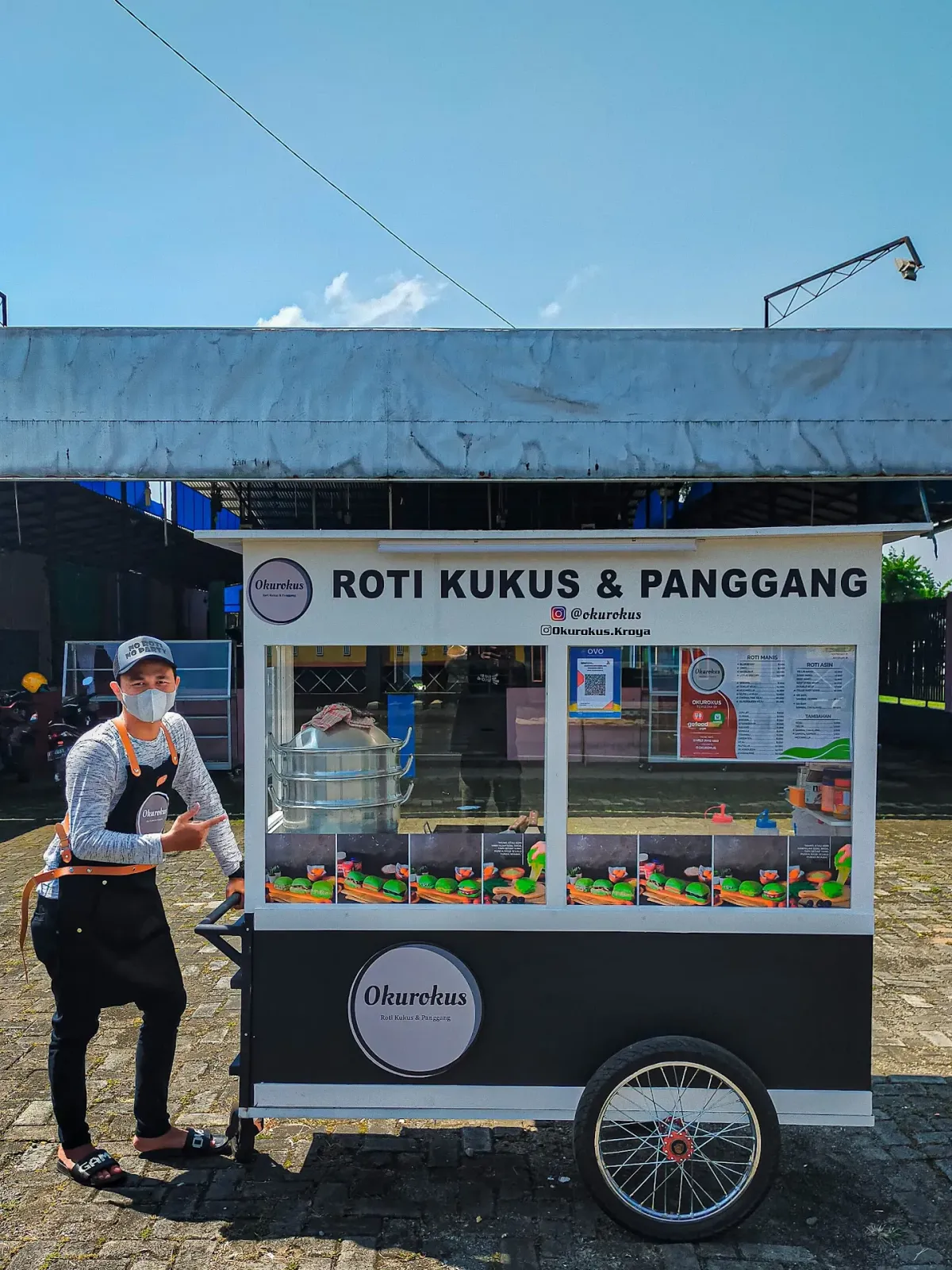 Okurokus Kroya Roti Kukus & Panggang