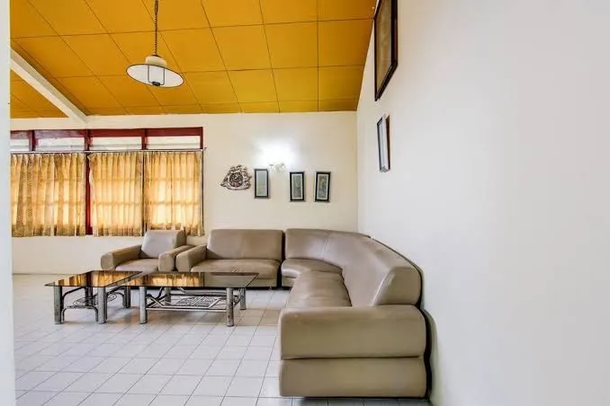 OYO 94707 Guesthouse Alun Alun