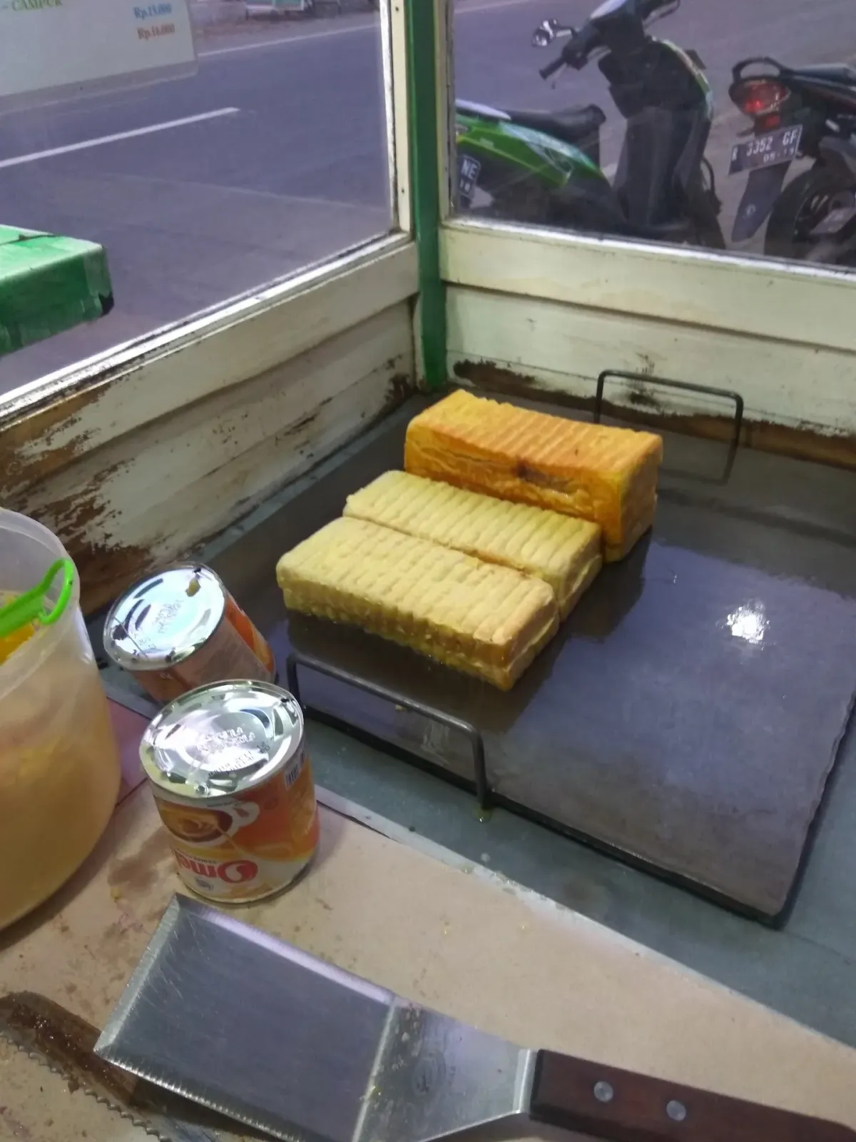 Pak Iwan "Roti Bakar'