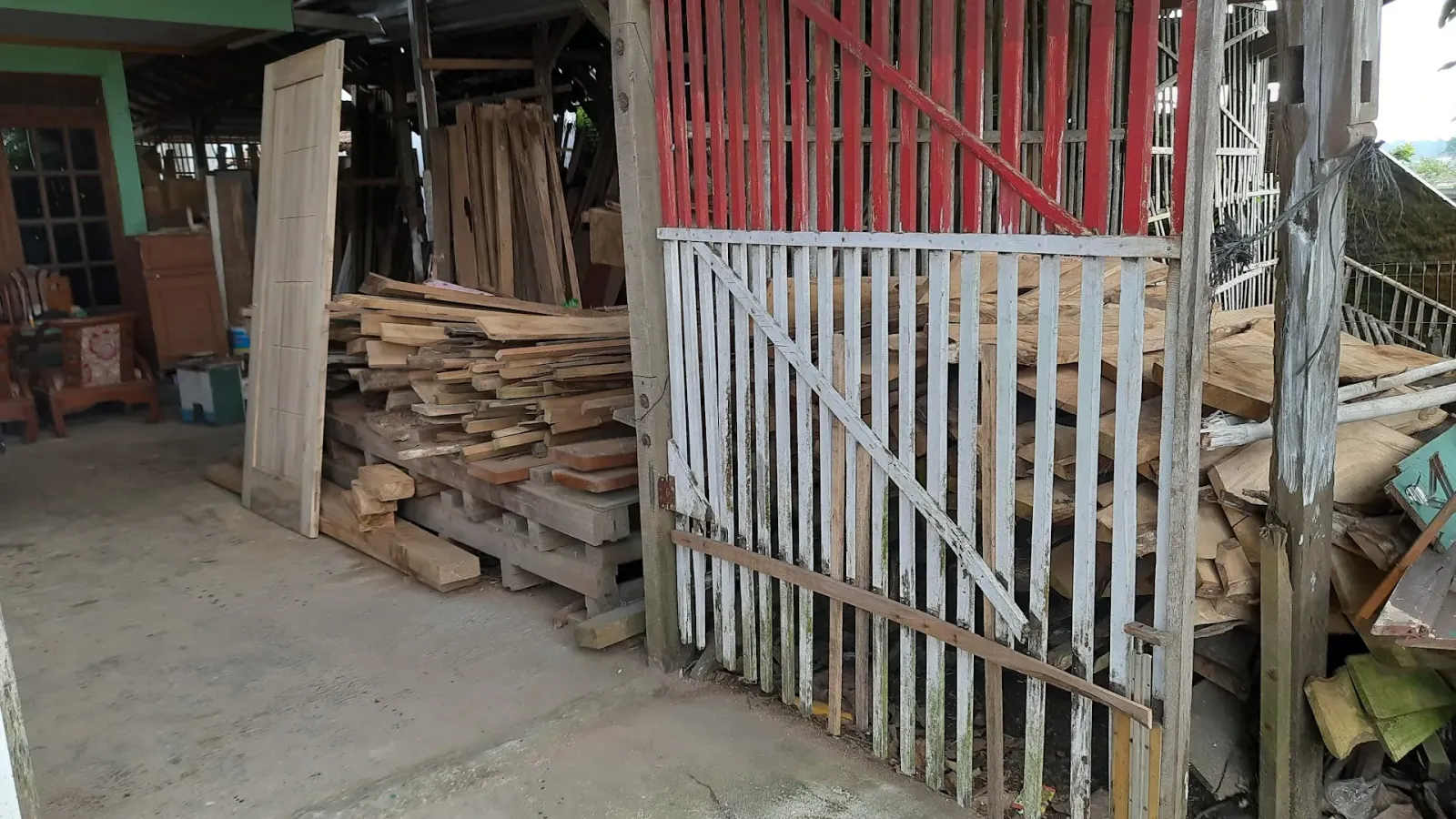 Pangkalan kayu pak karsid