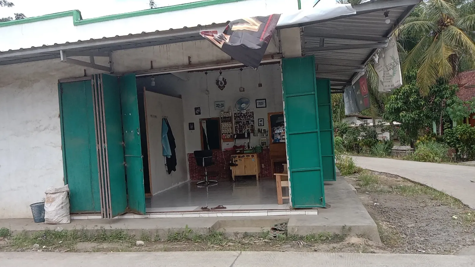 Pangkas rambut d'black