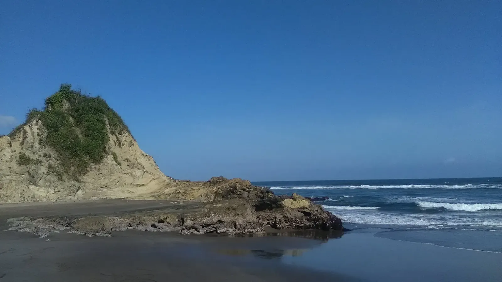 Pantai Karang Nini