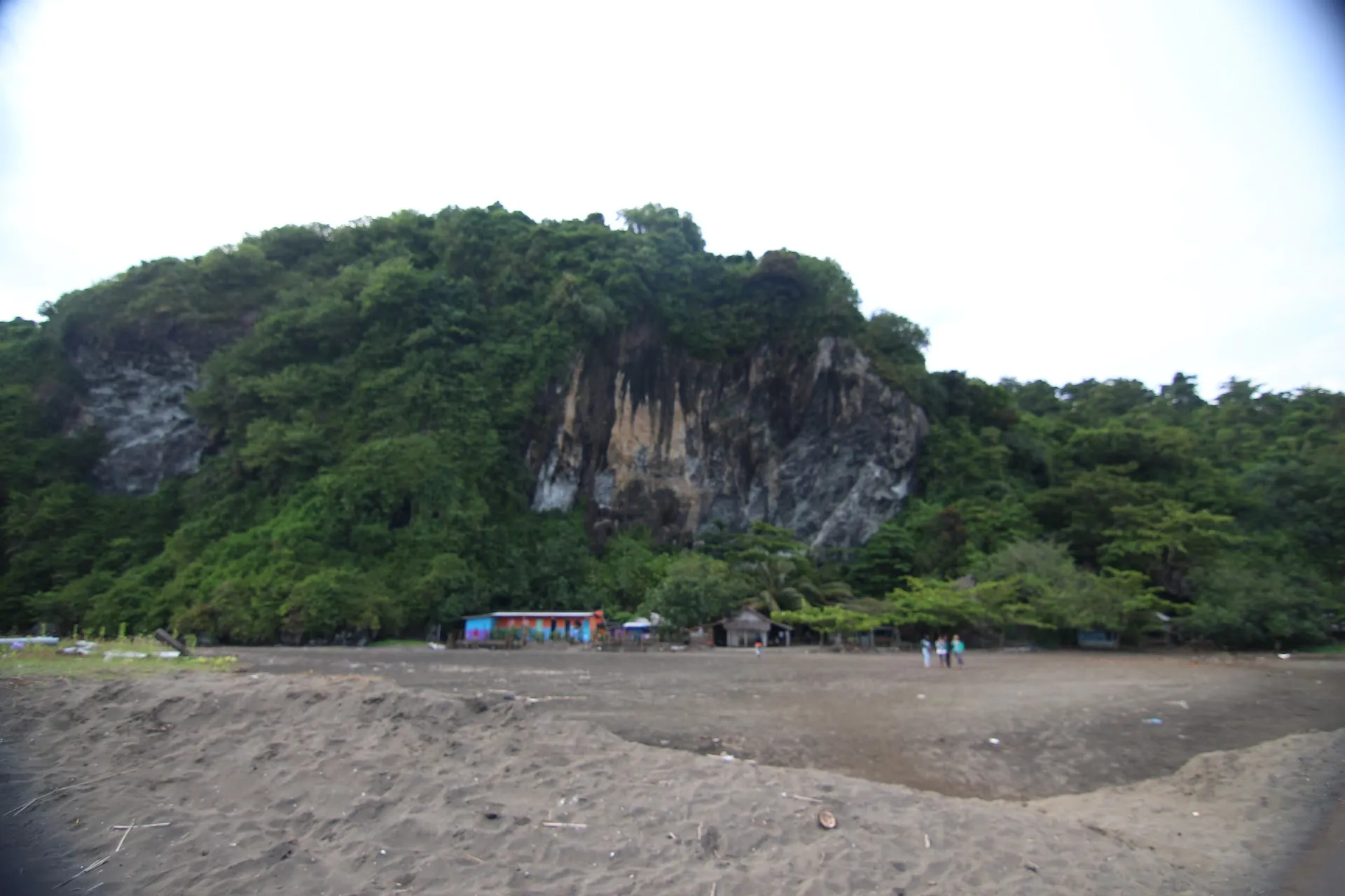 Pantai Srandil