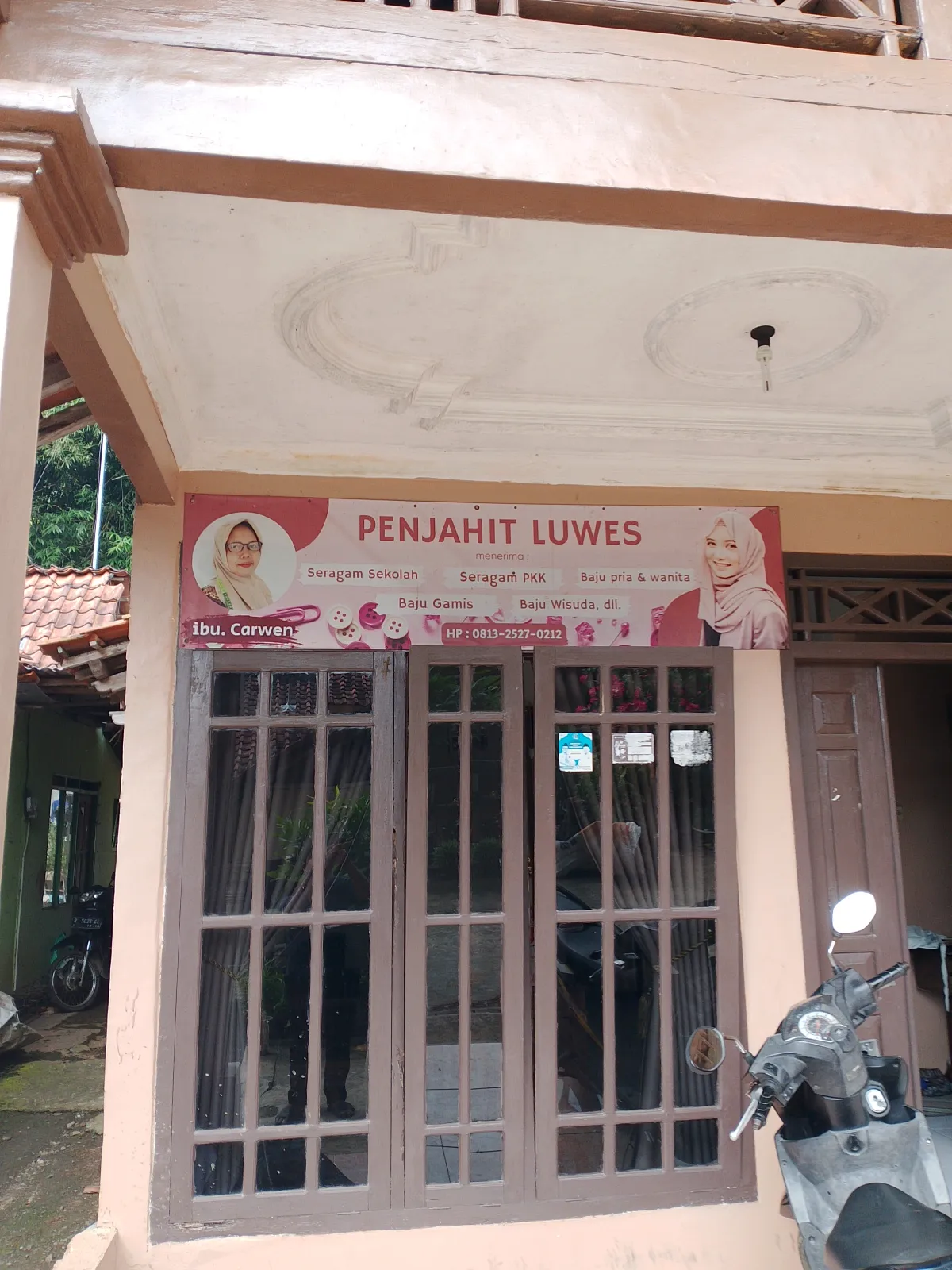 Penjahit Luwes - Bu. Carwen