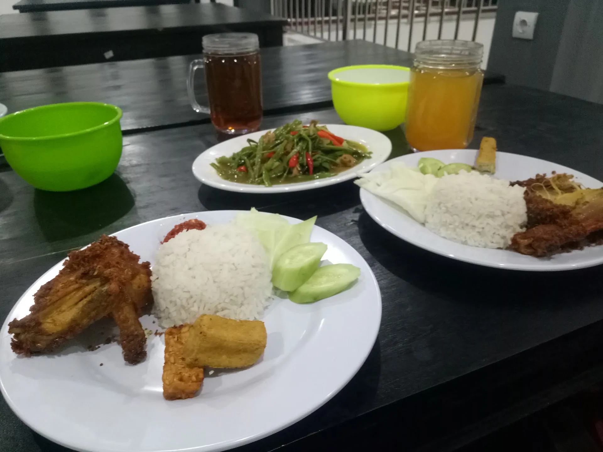 PIGOLA Cafe & Resto