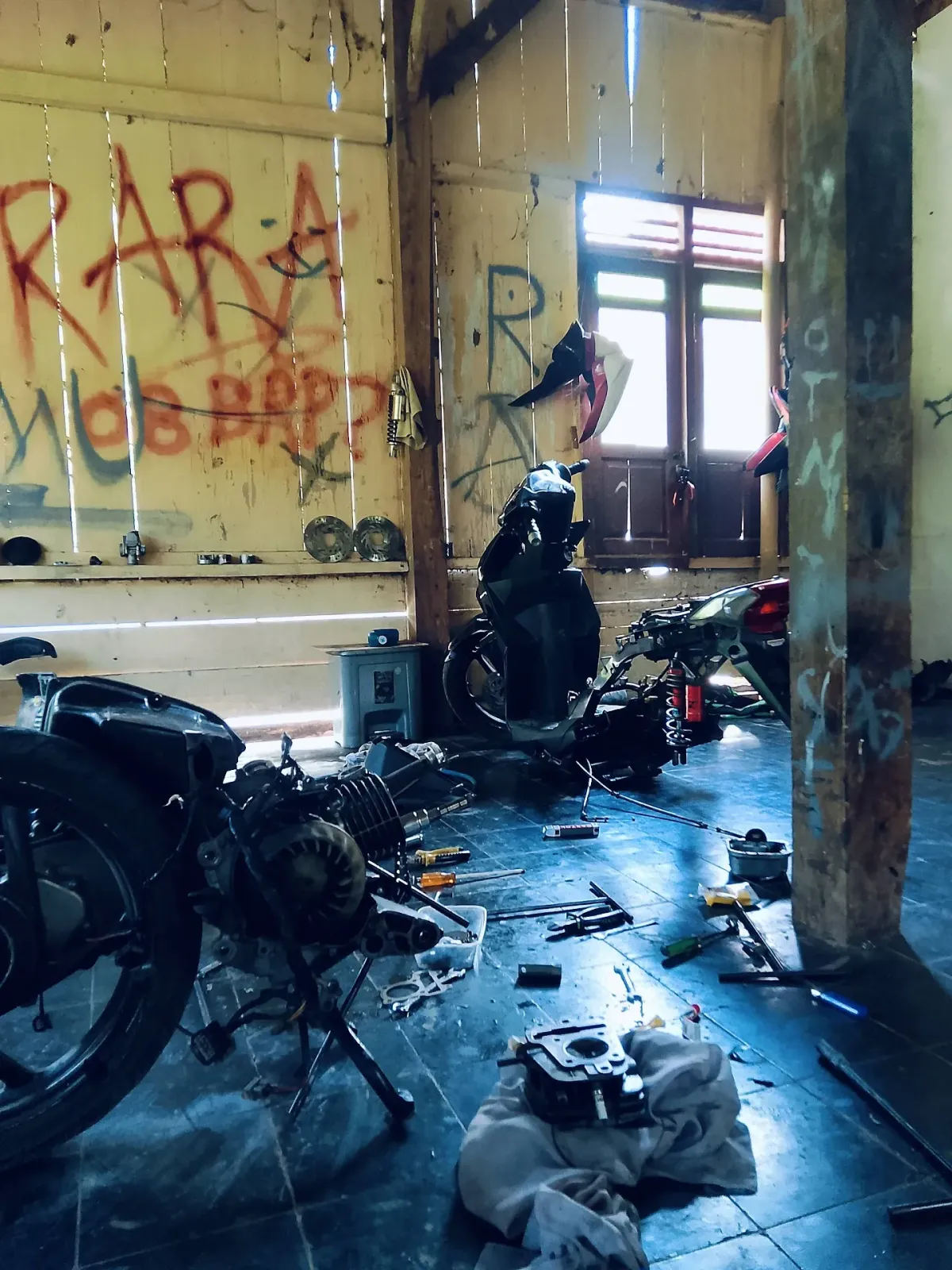 poesat garage 888