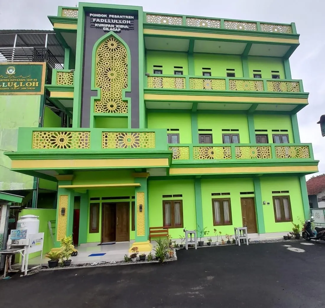 HUFFAADZIL QUR'AN FADLLULLOH PESANTREN