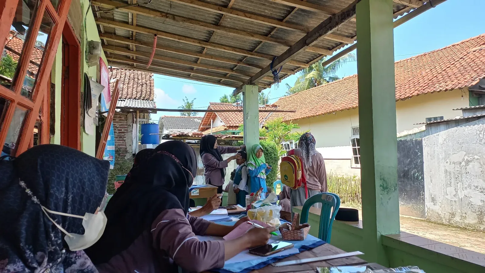 posyandu mekarsari 1 dan pos kesehatan cimrutu