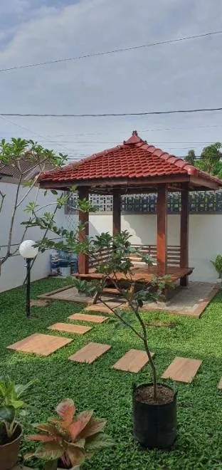 Purwokerto Raya Homestay Pool
