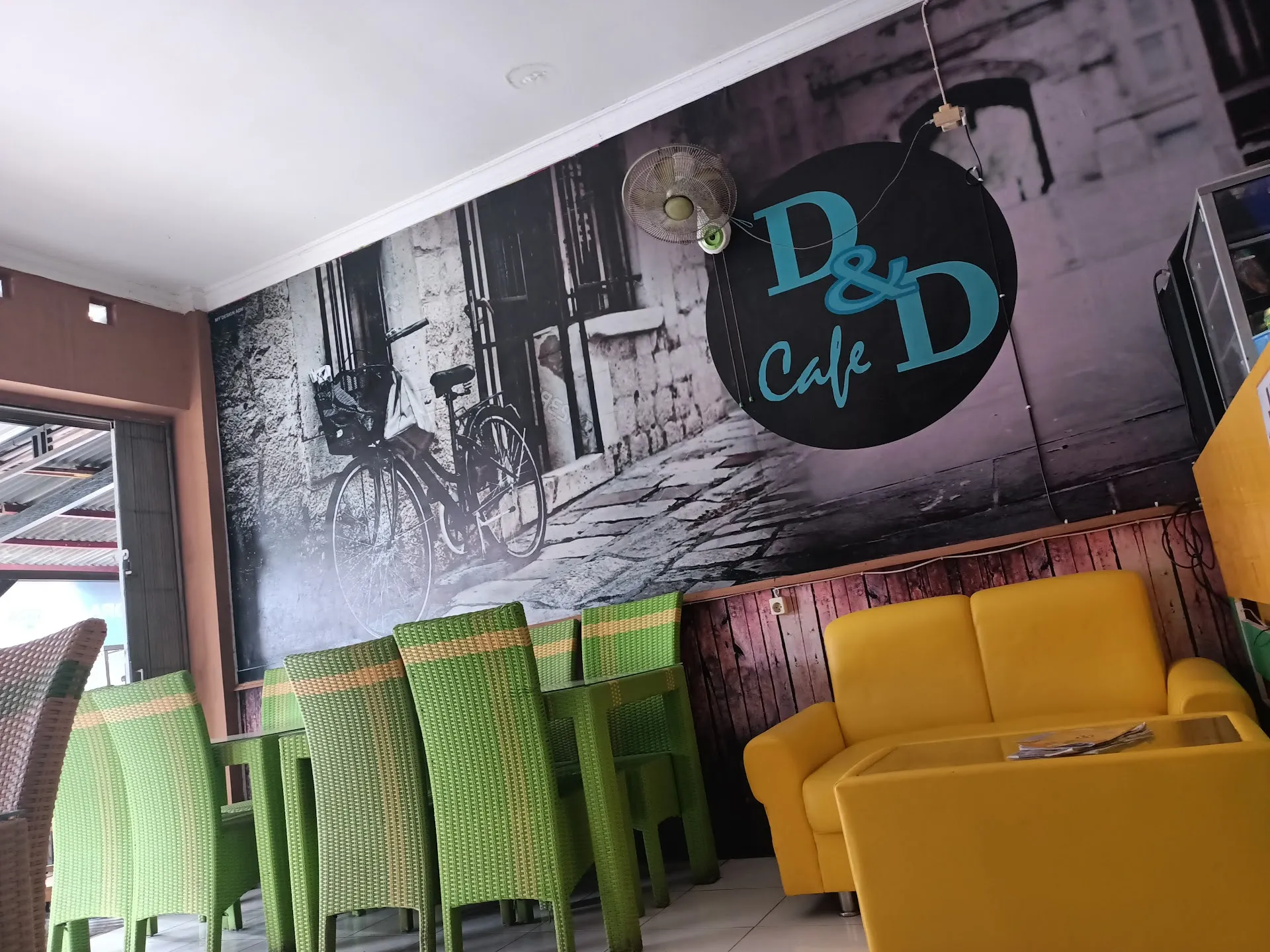 Q&Q Cafe
