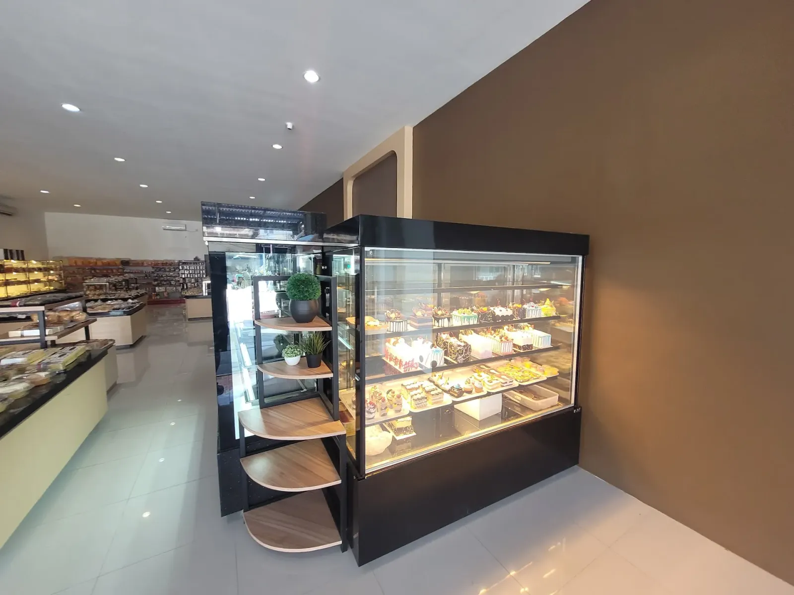 Queen Bakery Kroya