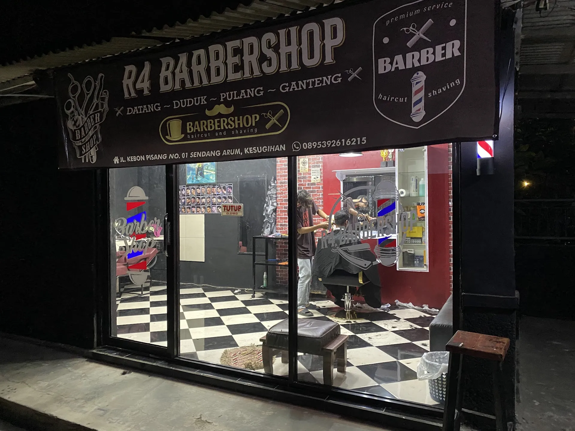 R4 Barbershop