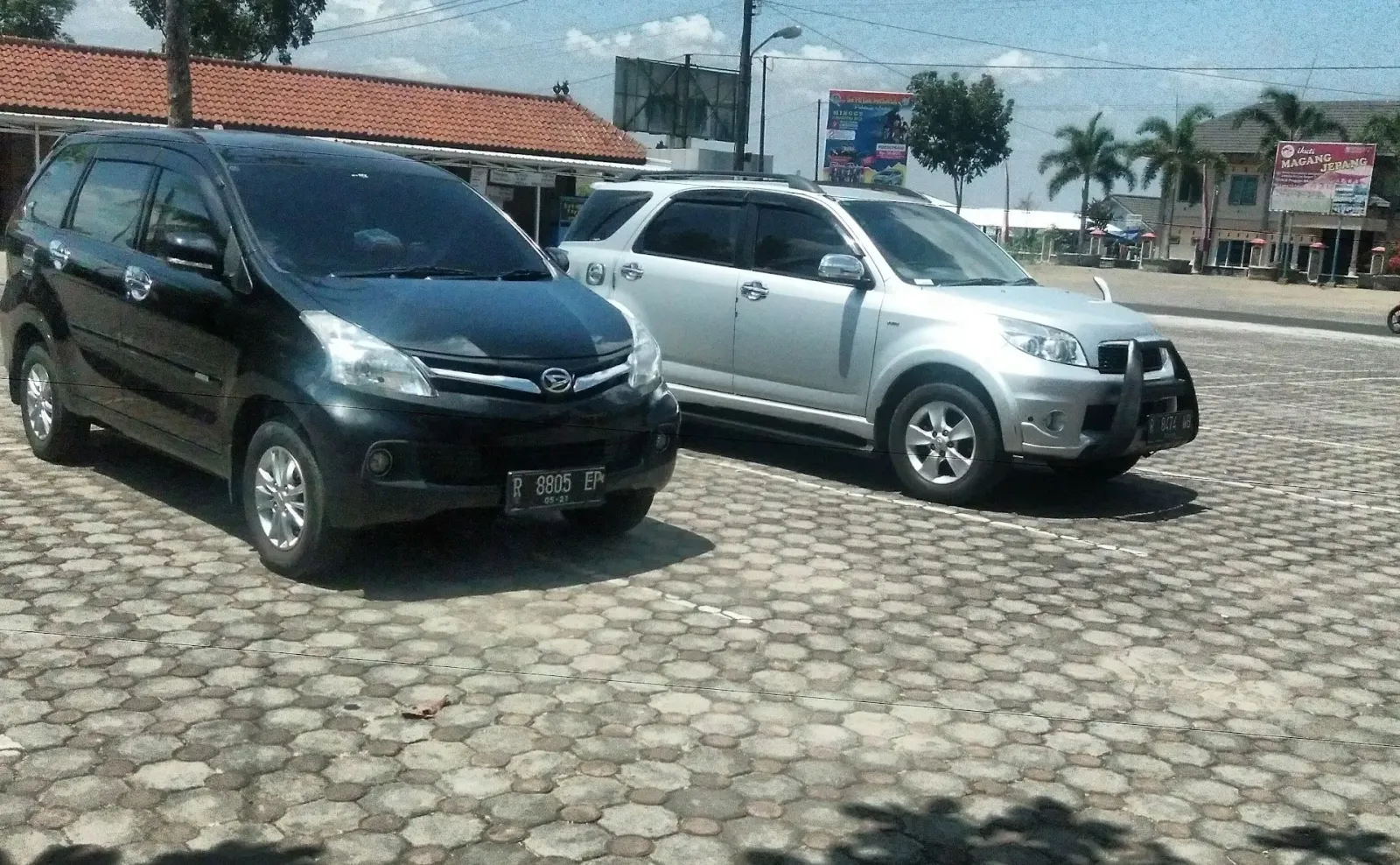 Raditya Rental Mobil dan Carter
