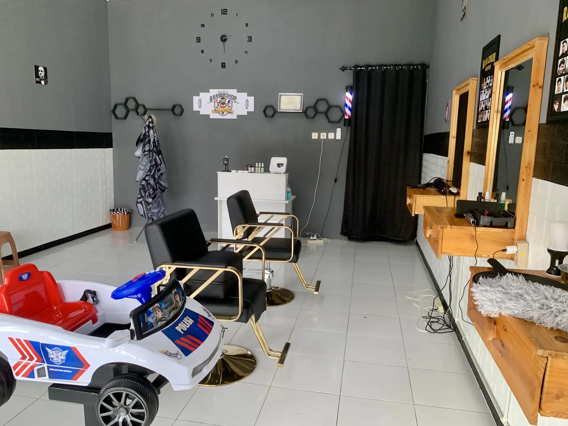 Raja Cukur Barbershop kbk