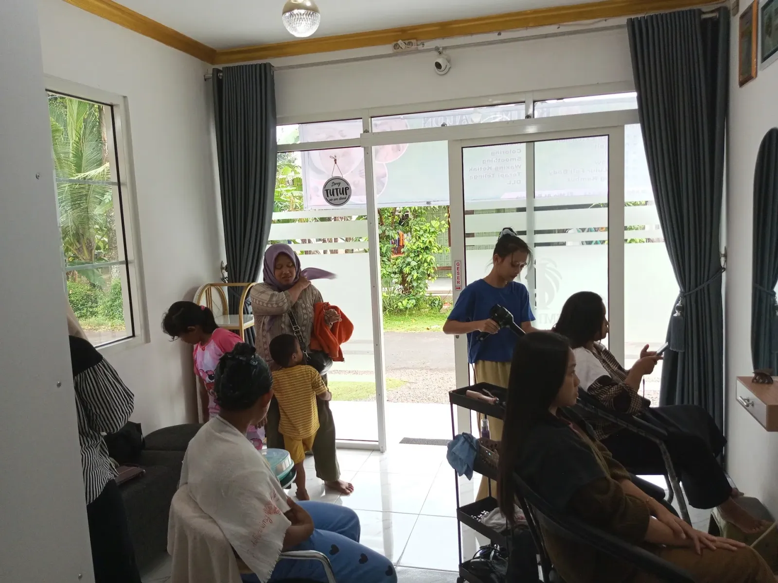 Ratmi salon sidayu