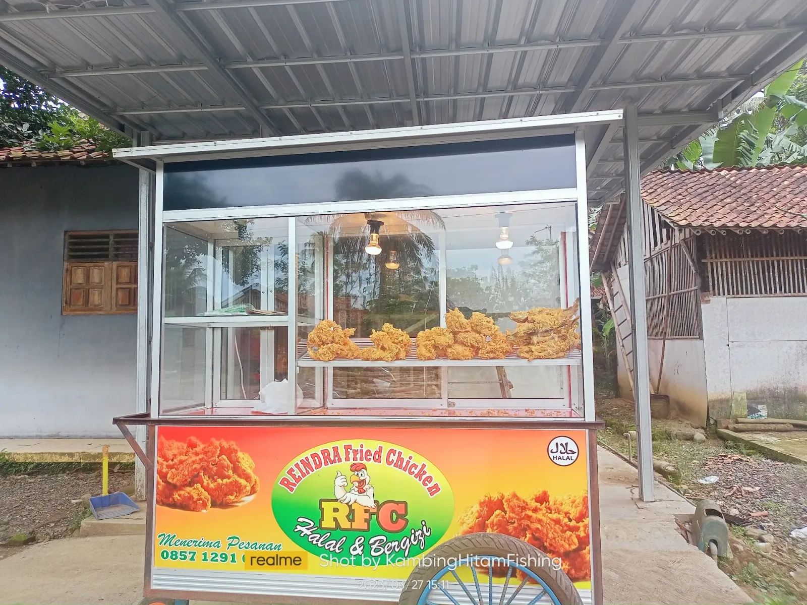 Reindra Freid chicken ( RFC )