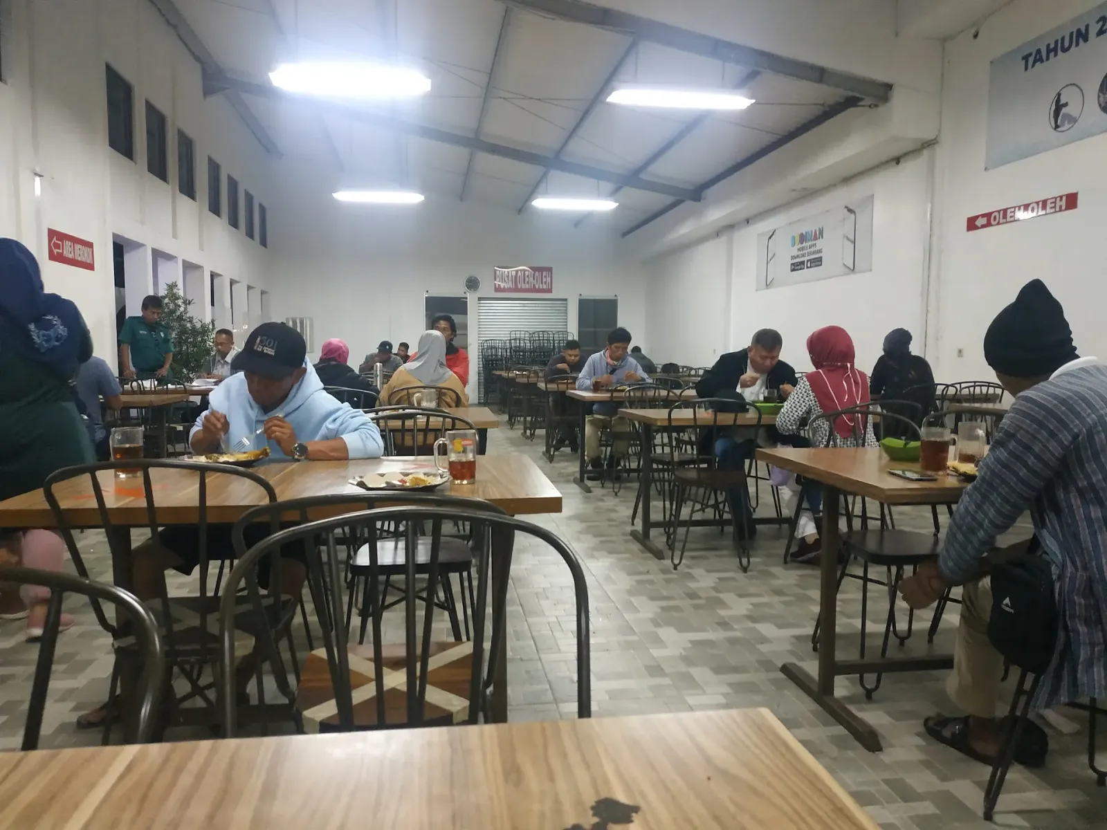Rest Area Bus Budiman