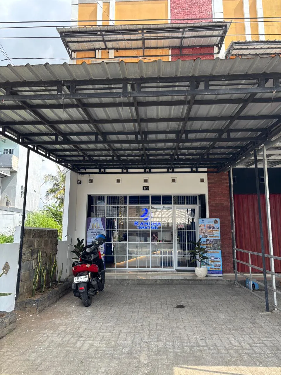 Riandha Tour and Travel Cilacap