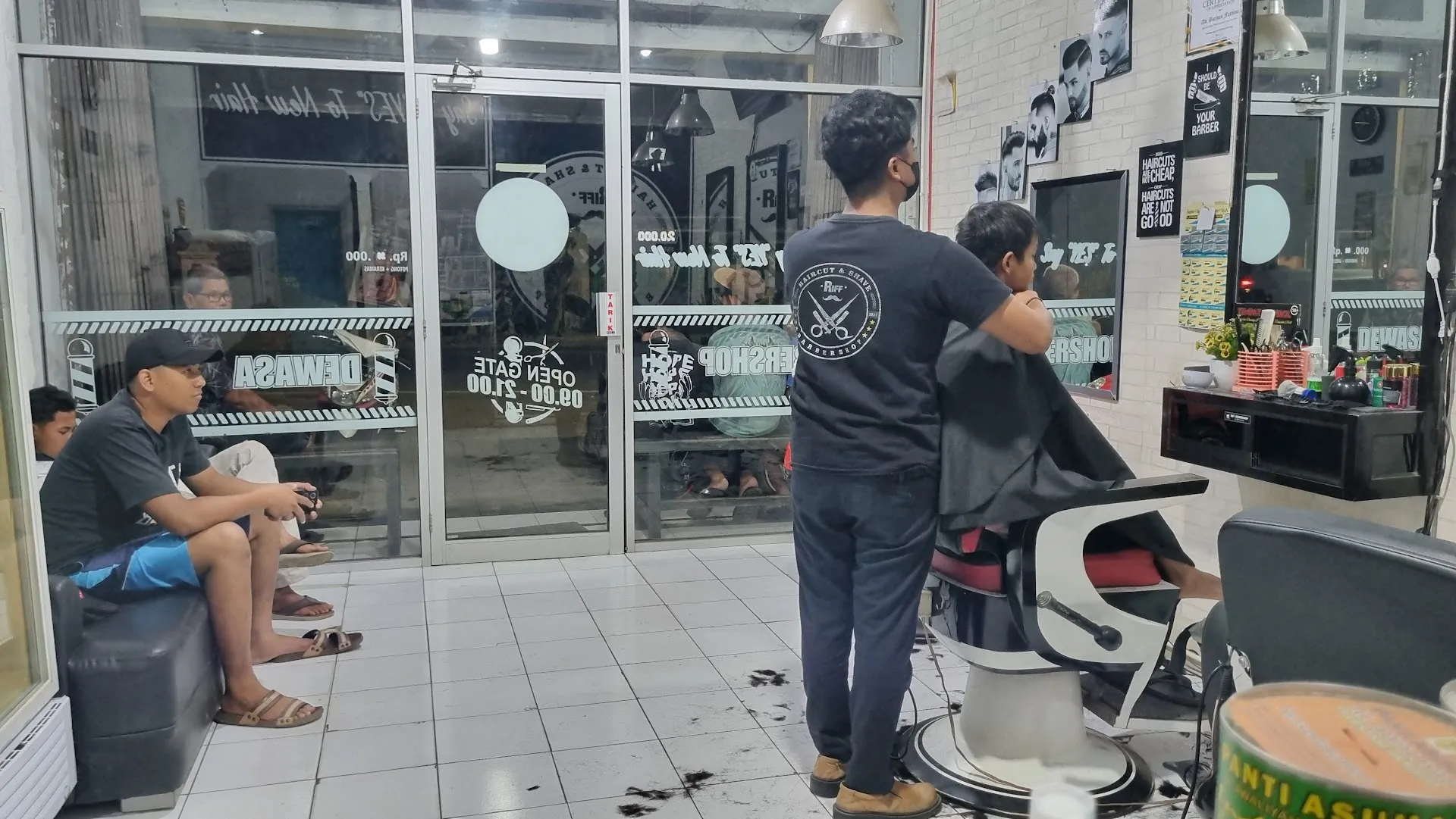 RIFF BARBERSHOP