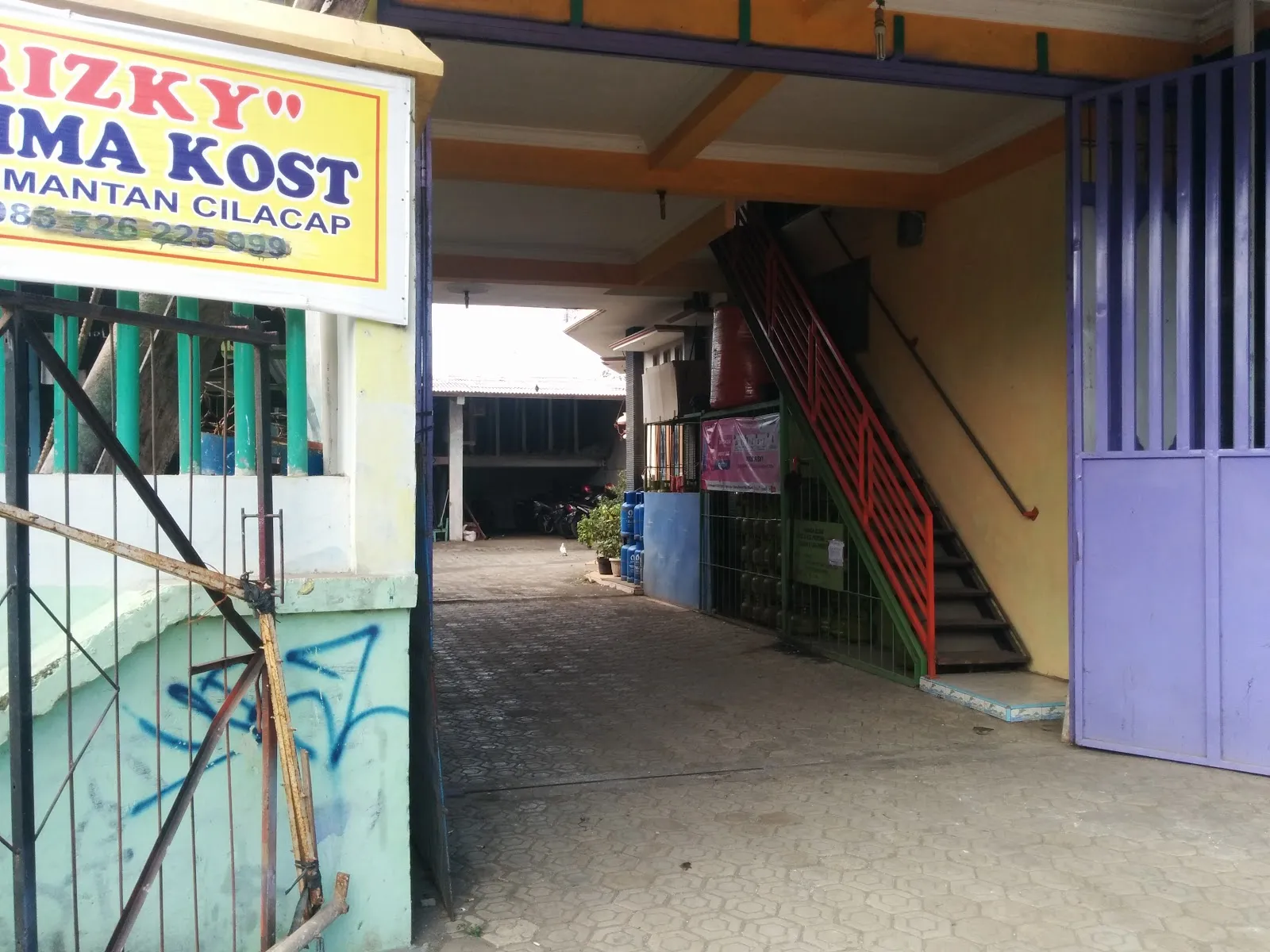 Rizky Kost