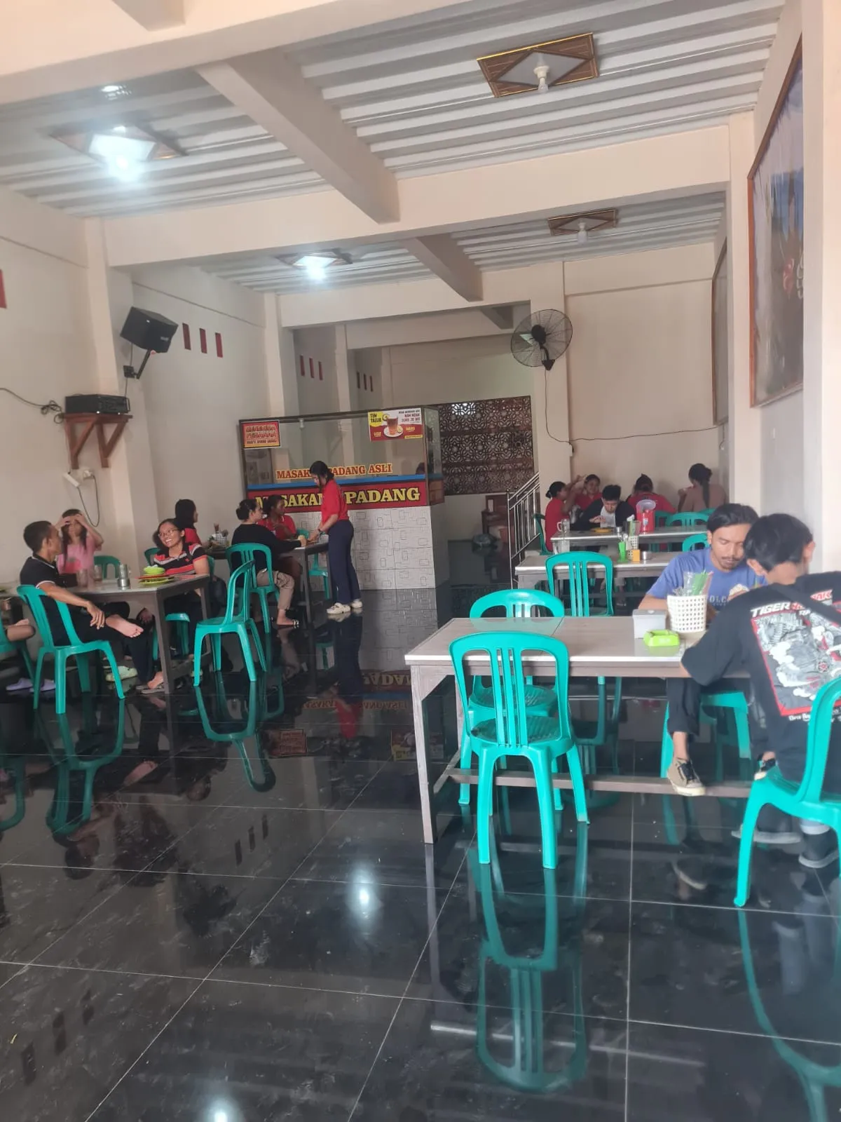 RM.PUTRA MINANG MASAKAN PADANG ASLI