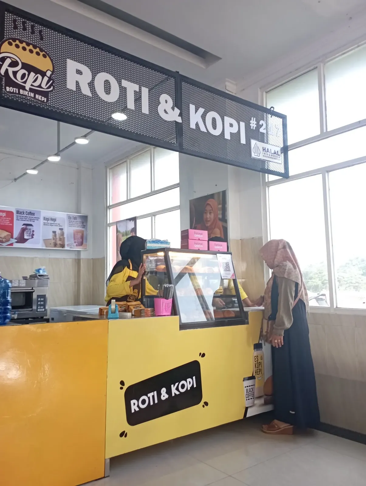 Roti dan kopi (Ropi) Aghisna Sidareja