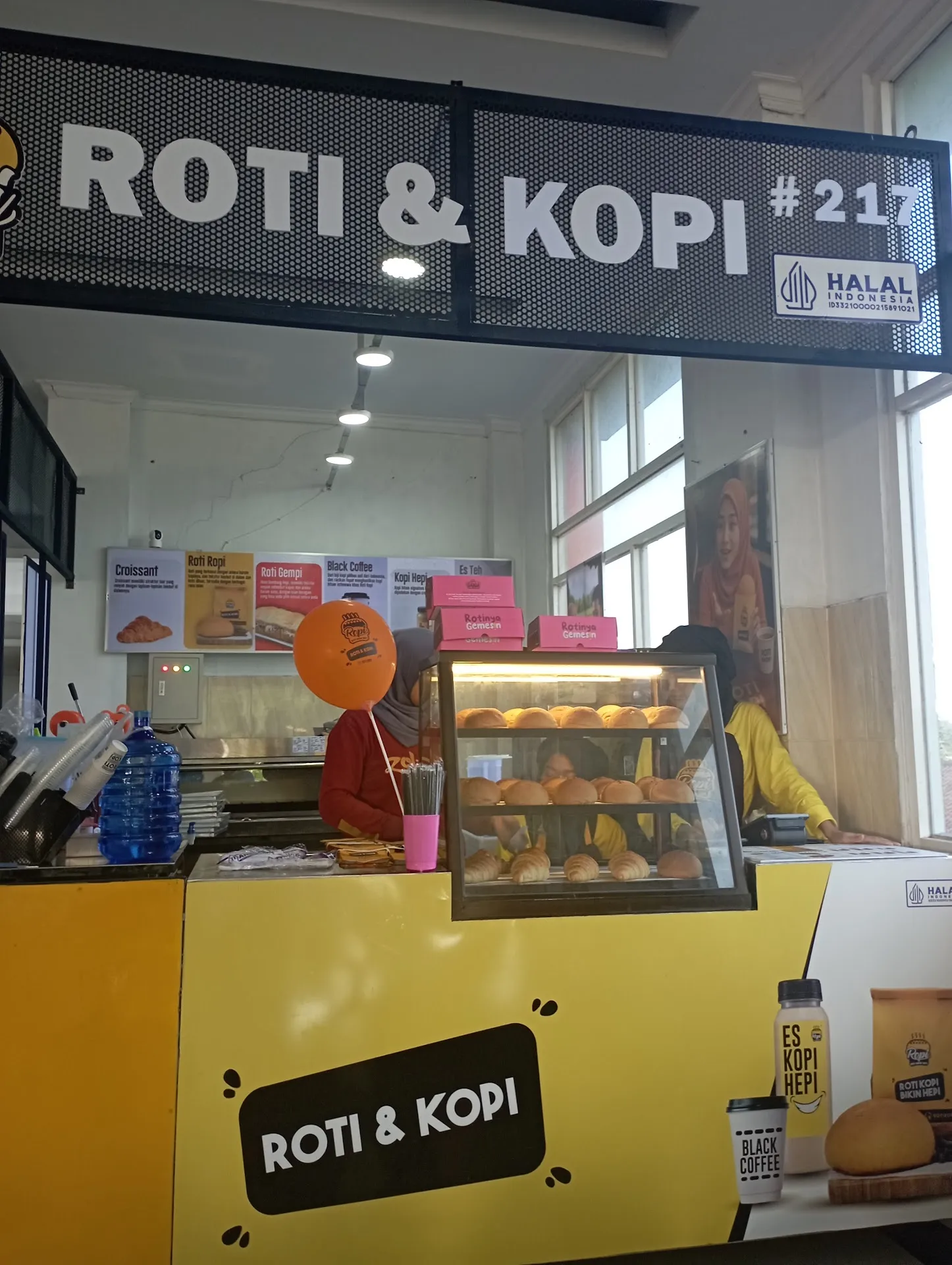 Roti dan kopi (Ropi) Aghisna Sidareja